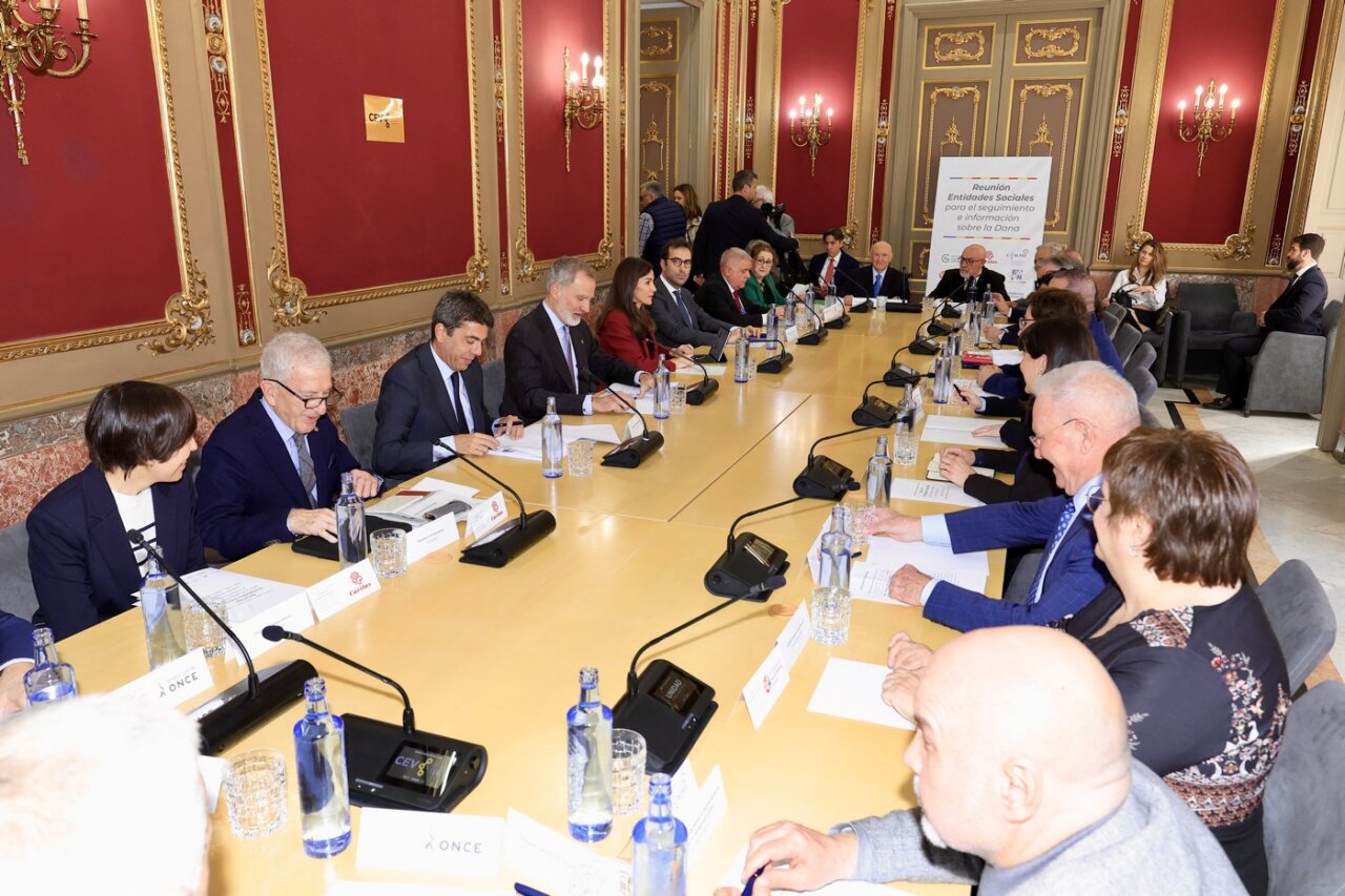 Reunión Reyes en Valencia sectores afectados por la DANA