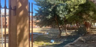 valla-rota-dana-ies-berenguer-dalmau-catarroja