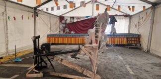 Un acto vandálico incendia el ninot central de la Falla Calvet en Alboraia