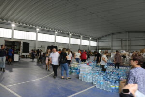 Voluntarios Pavelló de la Solidaritat de Quat