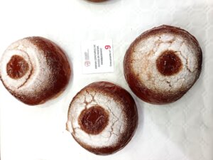 El horno Inma Moliner de Mislata, premiado en el Concurso de Dulces de Pascua 2025 por su panquemao artesanal