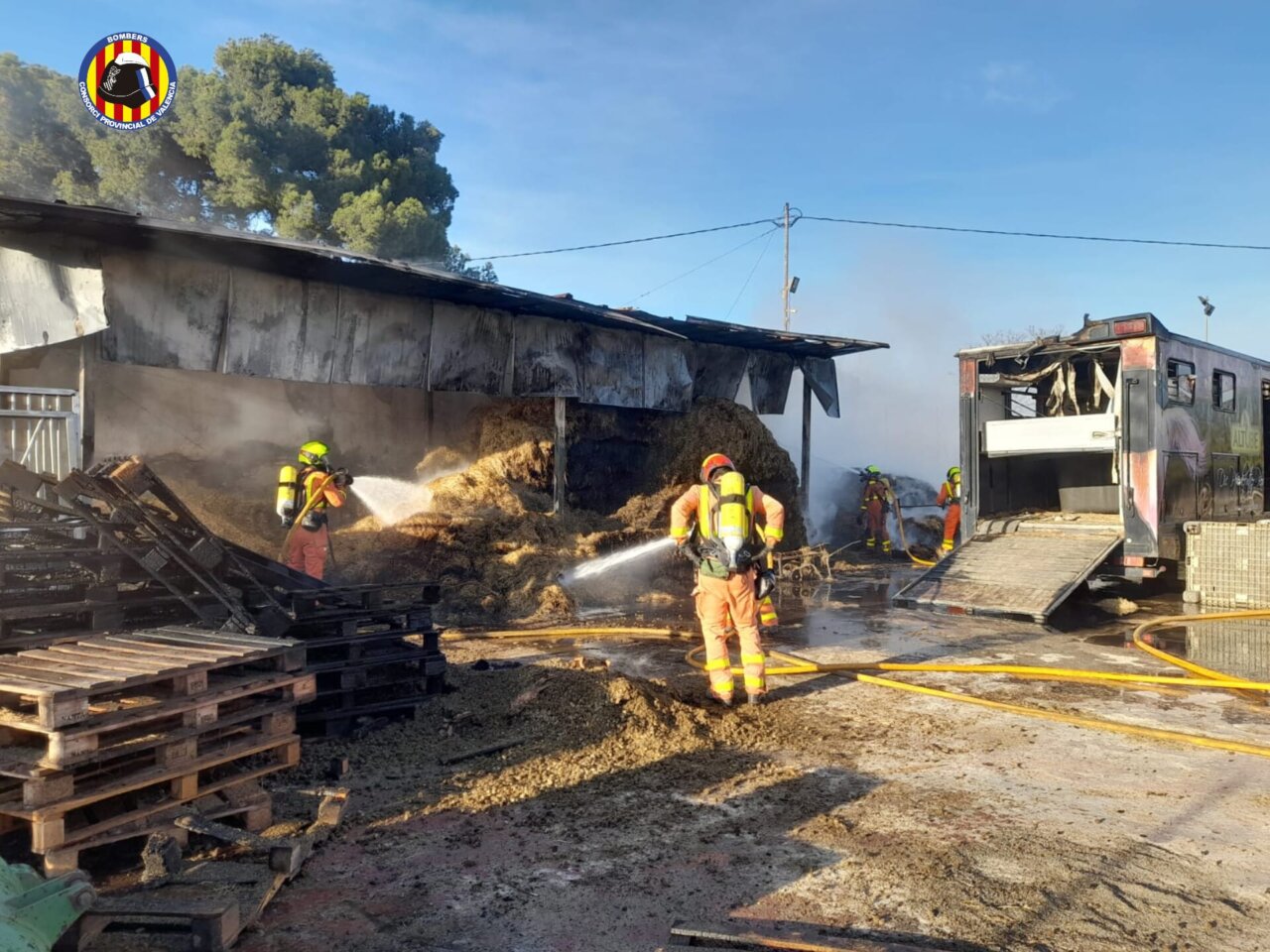 Bomberos incendio centro hípico Museros Bomberos incendio centro hípico Museros