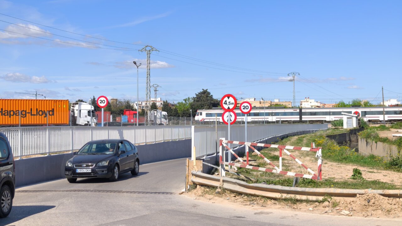 Catarroja paso inferior de las vías del tren