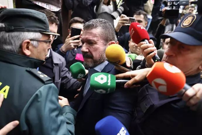 Emilio Argüeso en el juzgado de Valencia por la DANA