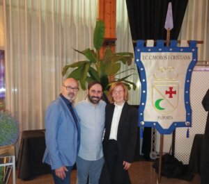 estandarte moros y cristianos de Paiporta donado por Intercomparsas Paterna