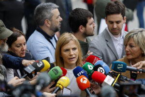 La delegada del Gobierno en la Comunitat Valenciana, Pilar Bernabé, a su llegada este lunes a los juzgados de València.