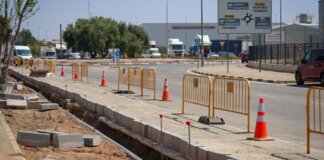 Torrent inicia las obras de asfaltado y ampliación del carril bici en la calle Perelló del polígono industrial Mas del Jutge