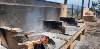Paeller en el área recreativa del Llarí en La Pobla de Farnals