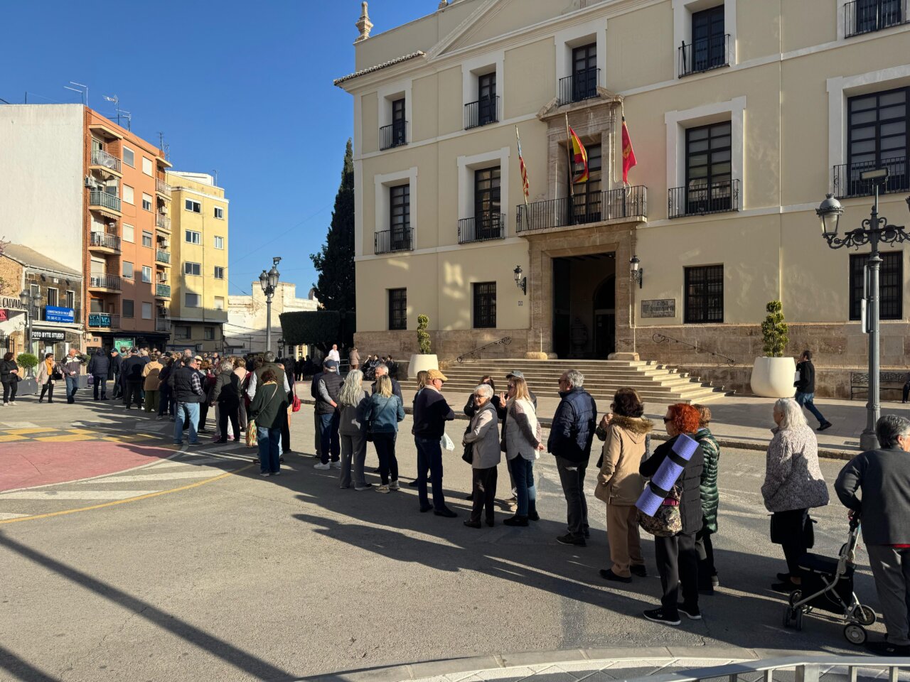 colas para viajar a Toledo en Paterna