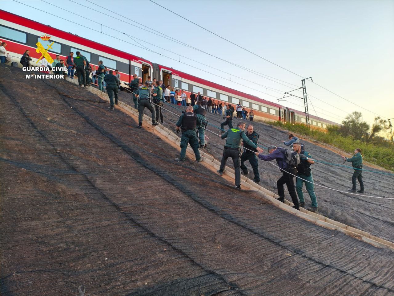 rescate Guardia Civil tren apagon