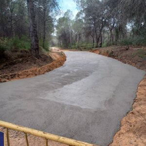 Paterna acondiciona caminos rurales y circuitos forestales
