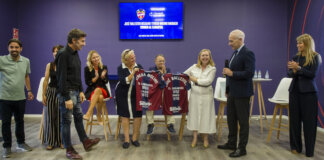 Acto de anuncio de la repatriación del fundador del Levante UD José Ballester
