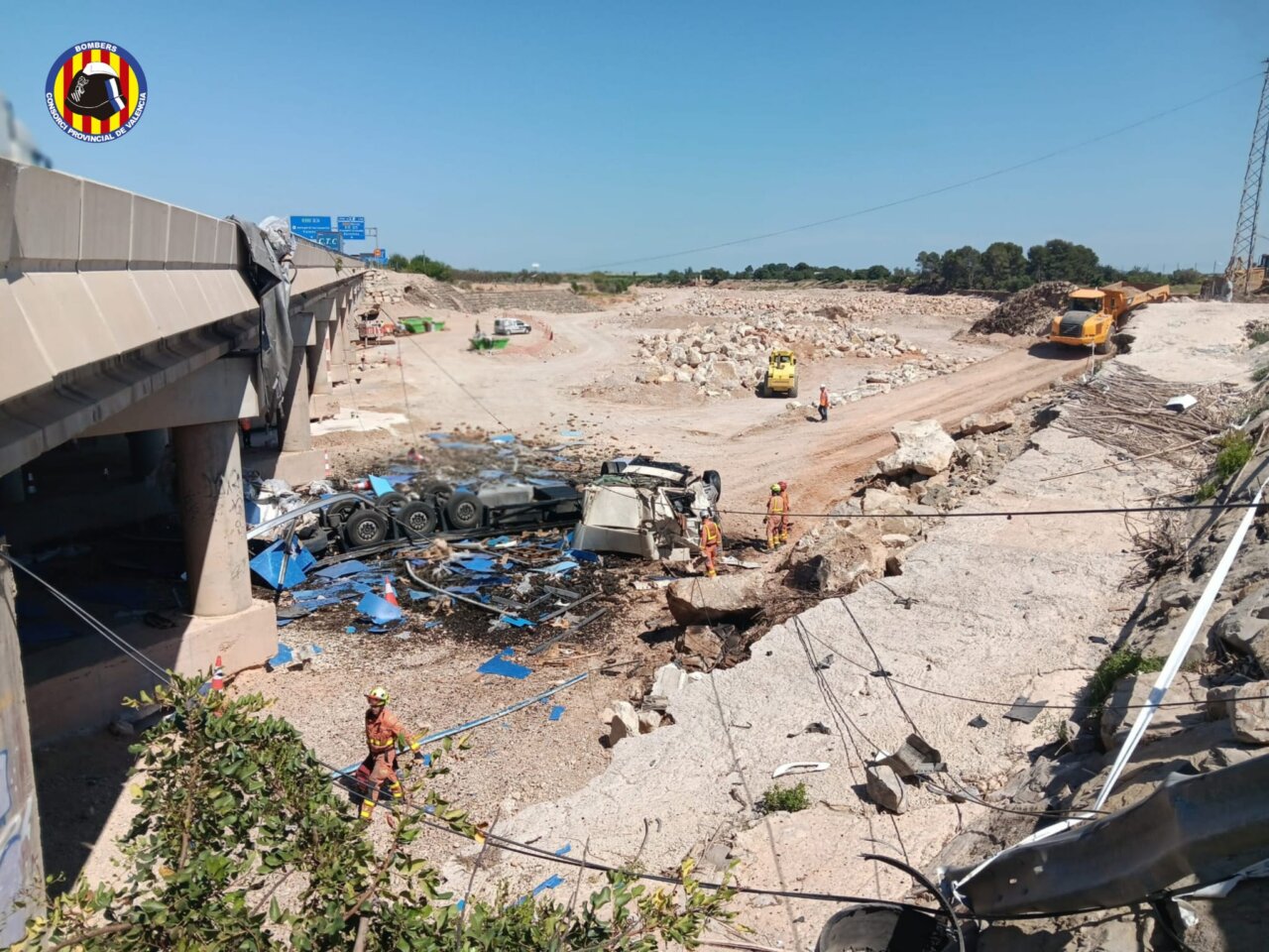 accidente-camion-puente-autovia-a-3