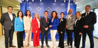 vicepresidenta Natàlia Enguix i el diputat d'Innovació i Fons Europeus, Juan Ramón Adsuara, es reunixen amb la presidenta del Comité de les Regions, Kata Tutto