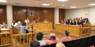 imagen-de-un-momento-de-la-sesion-plenaria-en-el-ayuntamiento-de-quart-de-poblet