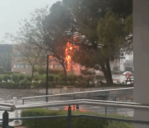 incendio por rayo en el Parque Tecnológico de Paterna