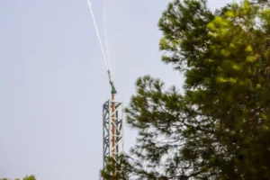 Torre de sistema de defensa contra incendios en Torrent