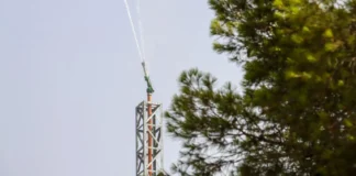 Torre de sistema de defensa contra incendios en Torrent