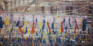 Decoración de cohetes y pólvora para la mascletà en Valencia