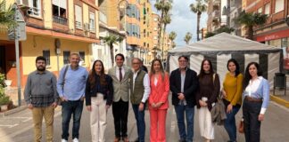 Inauguración de la XI Fira de Comerç Local en Museros con participantes y organizadores