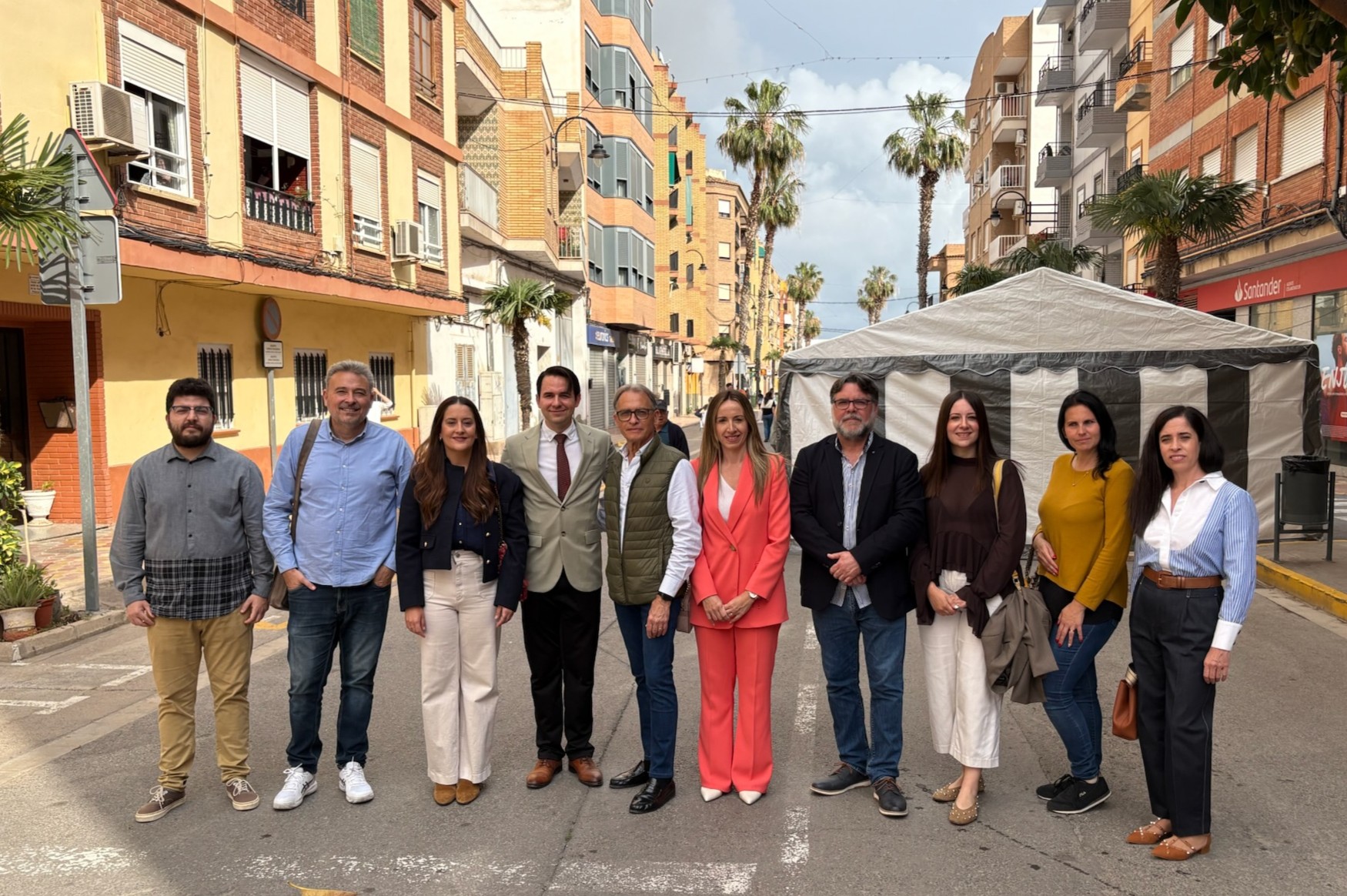 Inauguración de la XI Fira de Comerç Local en Museros con participantes y organizadores