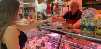 quart-de-poblet-lanza-1.500-tarjetas-de-bono-comercio-para-fomentar-el-consumo-en-los-establecimientos-de-proximidad