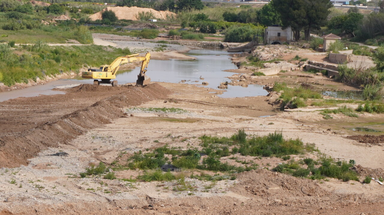 El Ayuntamiento de Manises se reúne con la CHJ en el río Turia