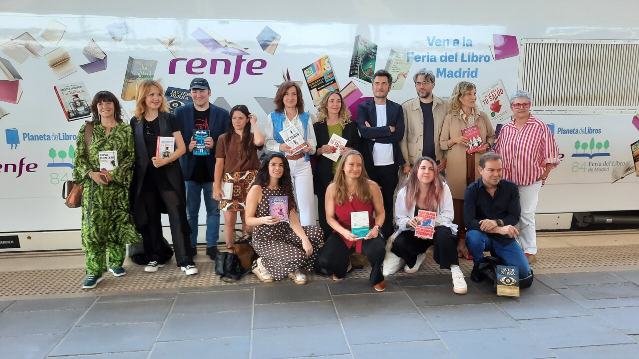 El tercer Tren de la Cultura de Renfe llega a València con 13 escritoras y escritoras para apoyar al tejido cultural afectado por la DANA