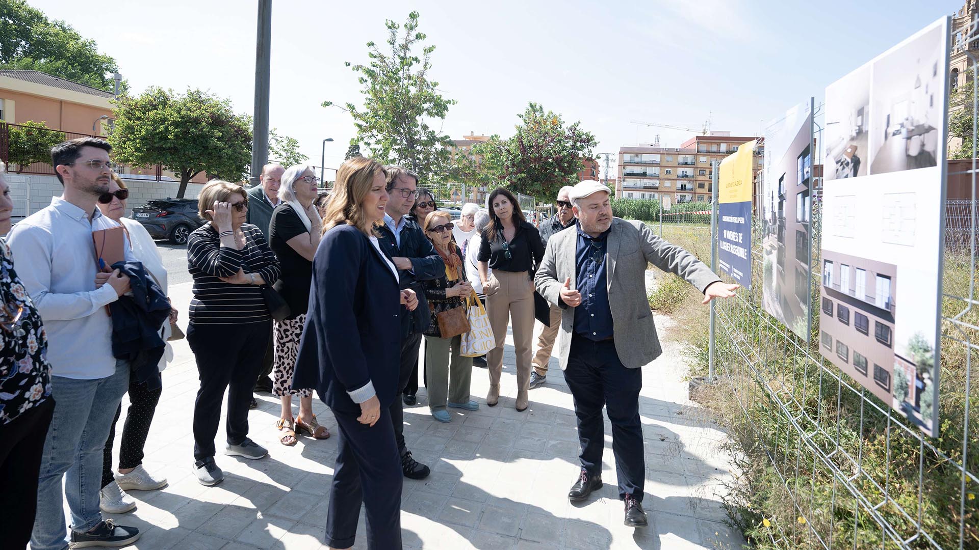 Visita a la obra de un nuevo edificio de viviendas en València