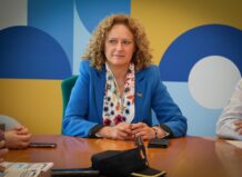 Amparo Folgado, alcaldesa de Torrent, en reunión sobre emergencias