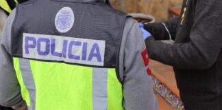 Agentes de la Policía Nacional durante una intervención en Aldaia