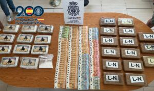 Intervención de cocaína y dinero en efectivo por la Policía Nacional