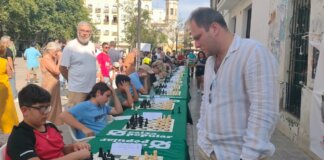 Patraix vivió intensamente la simultánea del campeón de España de ajedrez Daniil Yuffa