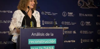 Amparo Folgado durante la jornada sobre reconstrucción tras la DANA en Torrent
