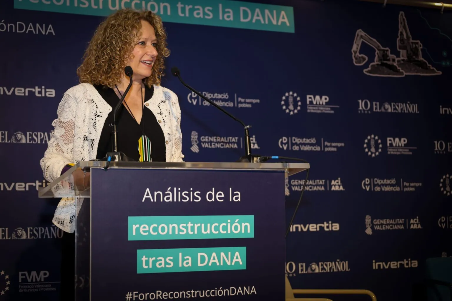 Amparo Folgado durante la jornada sobre reconstrucción tras la DANA en Torrent