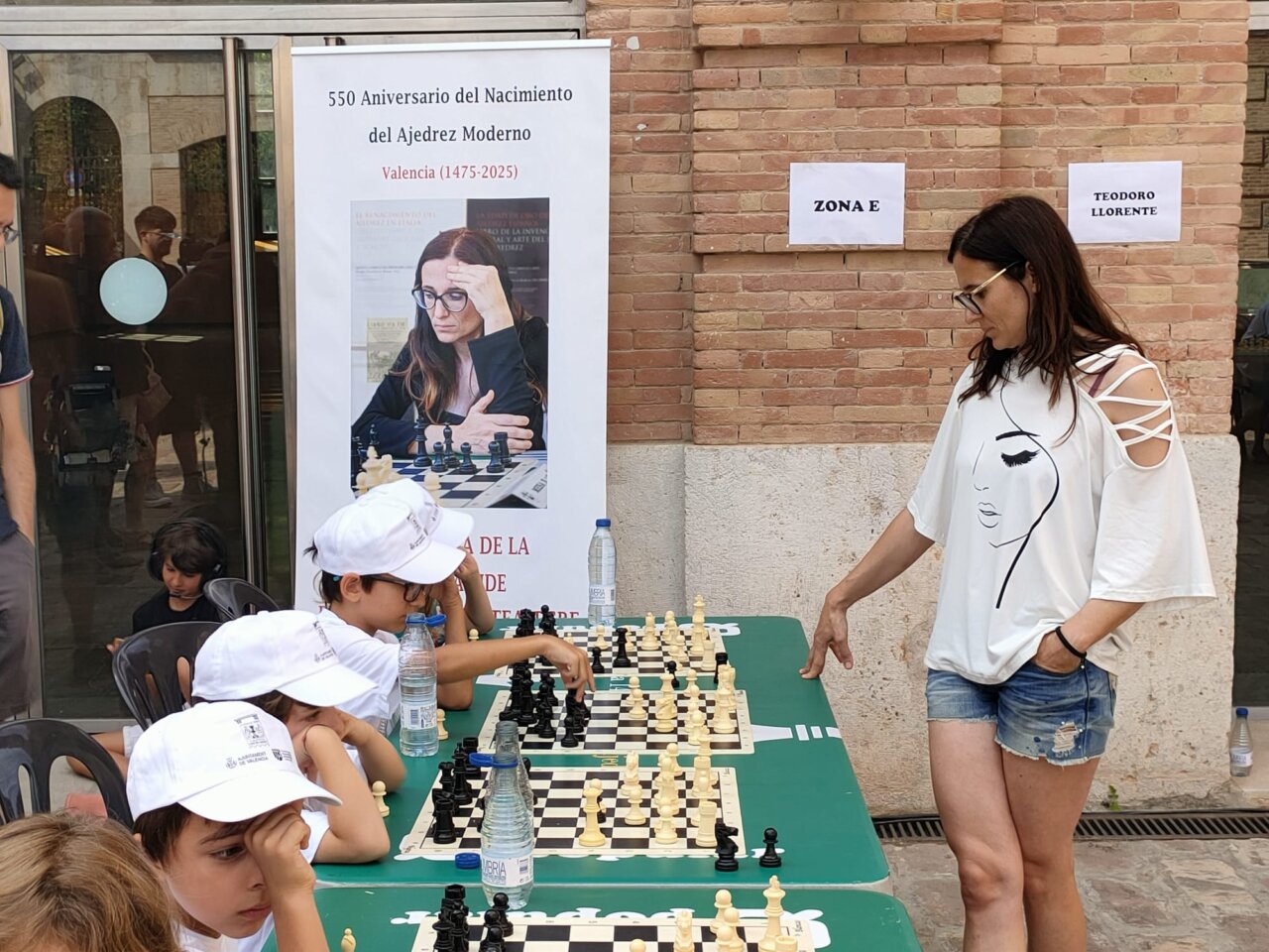 Una gran simultánea pone fin a la fiesta de las Escuelas Deportivas Municipales de Ajedrez