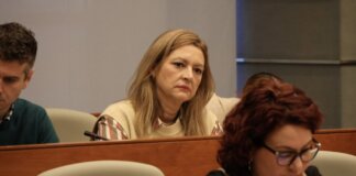 VOX se desmarca del PP en los actos del Orgullo LGTBIQ+ en Torrent