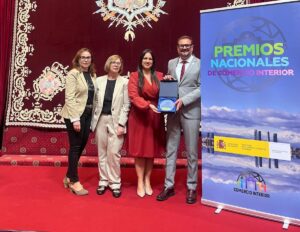 Entrega del Premi Nacional de Comerç en un evento oficial en Oviedo