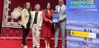 Entrega del Premi Nacional de Comerç en un evento oficial en Oviedo