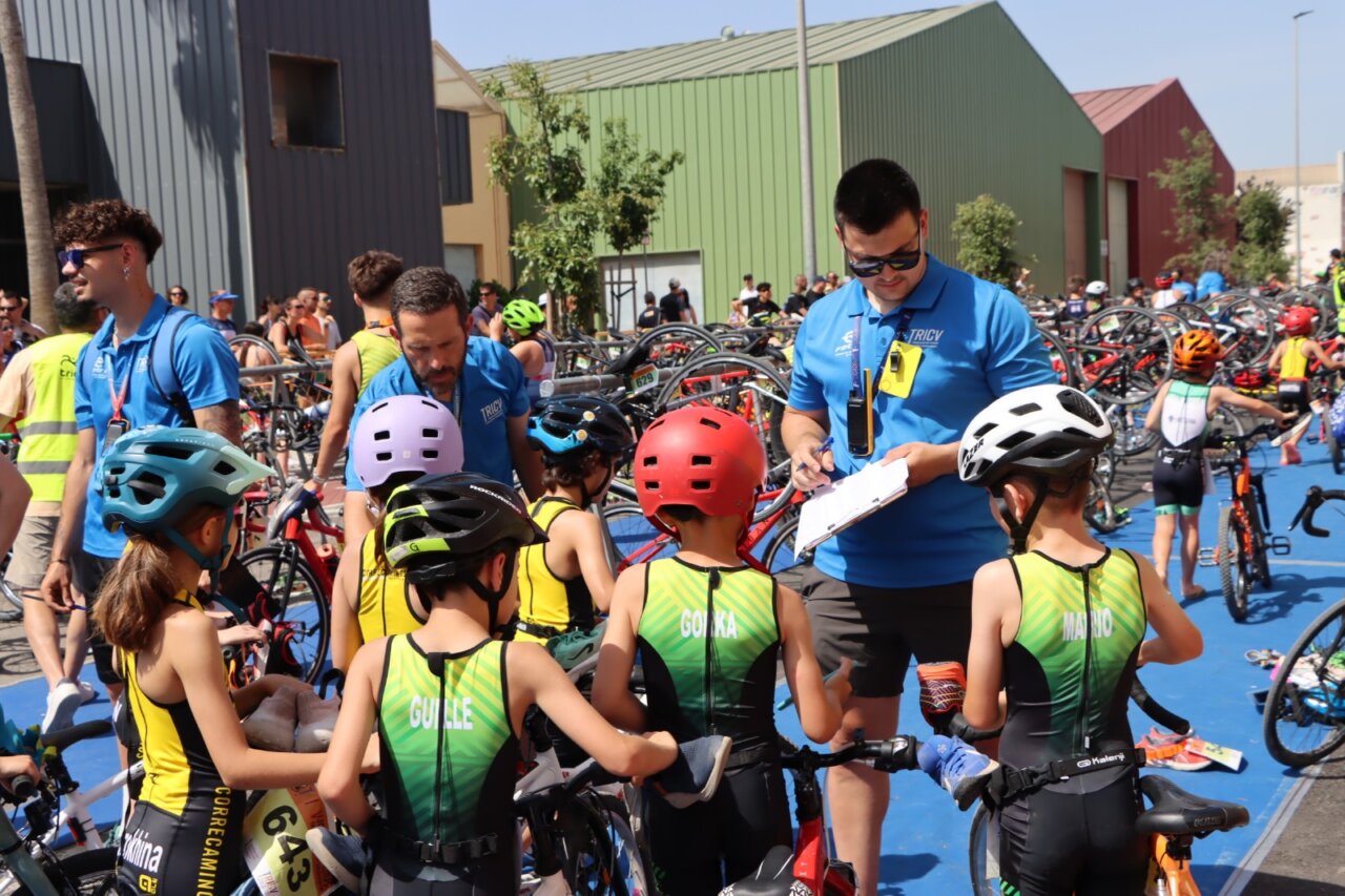 triatlon-ninos-alaquas-ciclismo