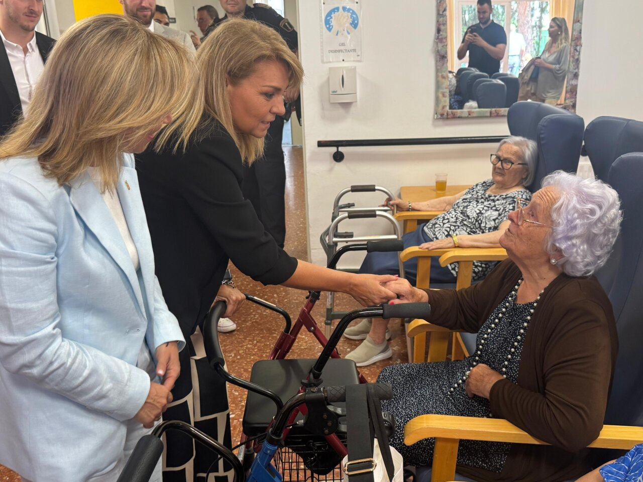 Vicepresidente Susana Camarero Visita residencia Massamagrell