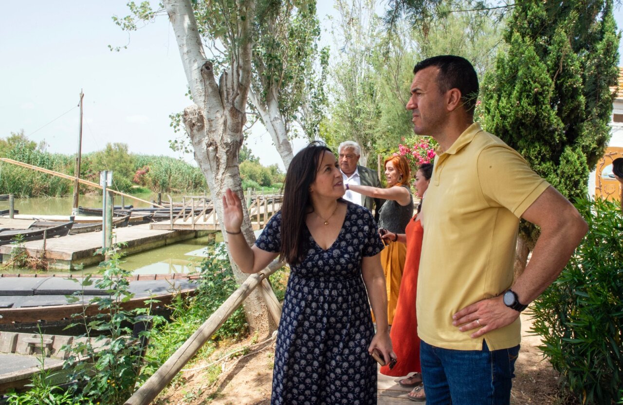 Visita al Port de Catarroja de Lorena Silvent y Vicent Mompó