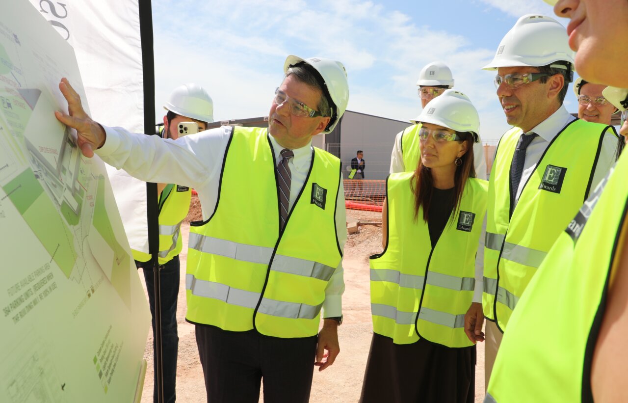 visita planta Edwards Lifesciences en Moncada