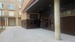 Entrada del edificio de los juzgados de Catarroja tras su reconstrucción