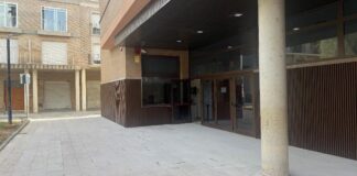 Entrada del edificio de los juzgados de Catarroja tras su reconstrucción