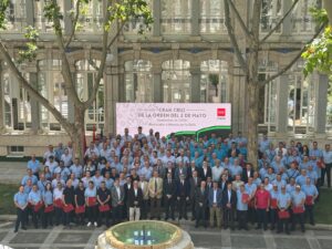 Grupo de conductores en homenaje por su apoyo tras la DANA en Madrid