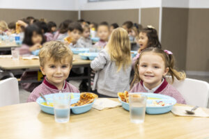 Alumnos en el comedor de British School of Valencia.