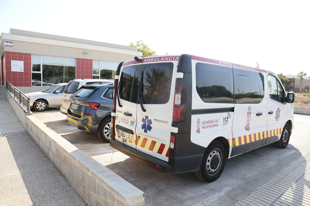 ambulancia-playa-pucol-asistencia-sanitaria