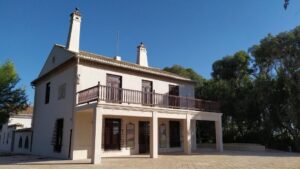 Vista exterior de la Casa Forestal de la Devesa en Valencia