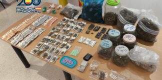 Intervención policial de drogas y dinero en Torrent